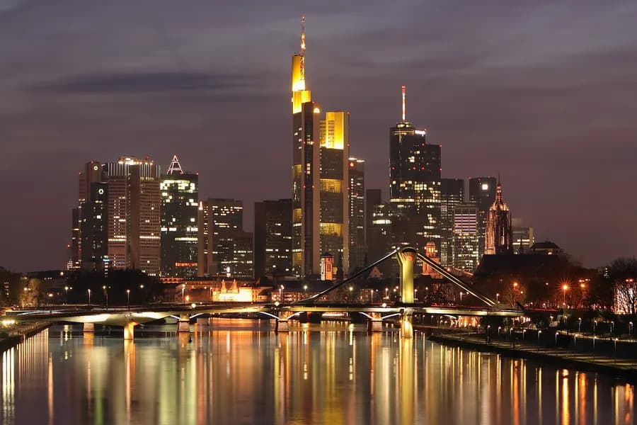 Frankfurt am Main: Skyline am Main